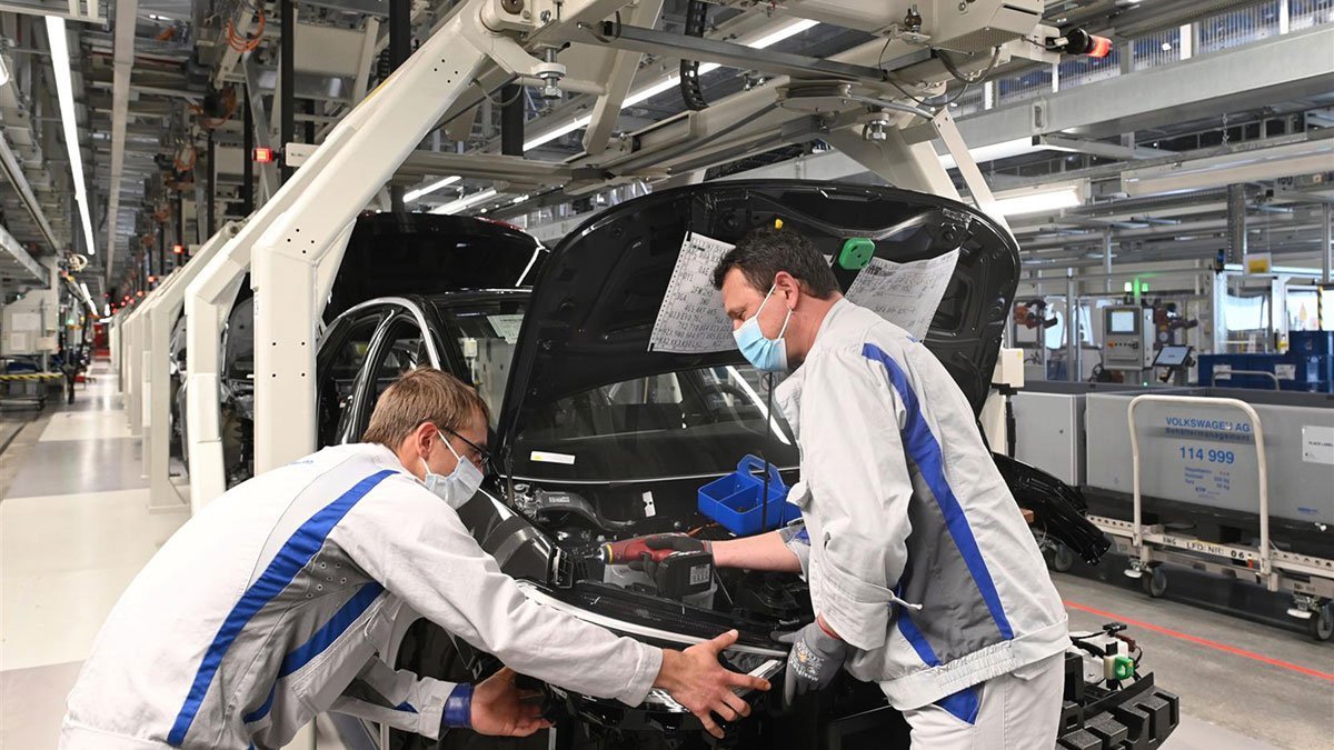 La Volkswagen riavvia la produzione della Golf e della ID.3 10