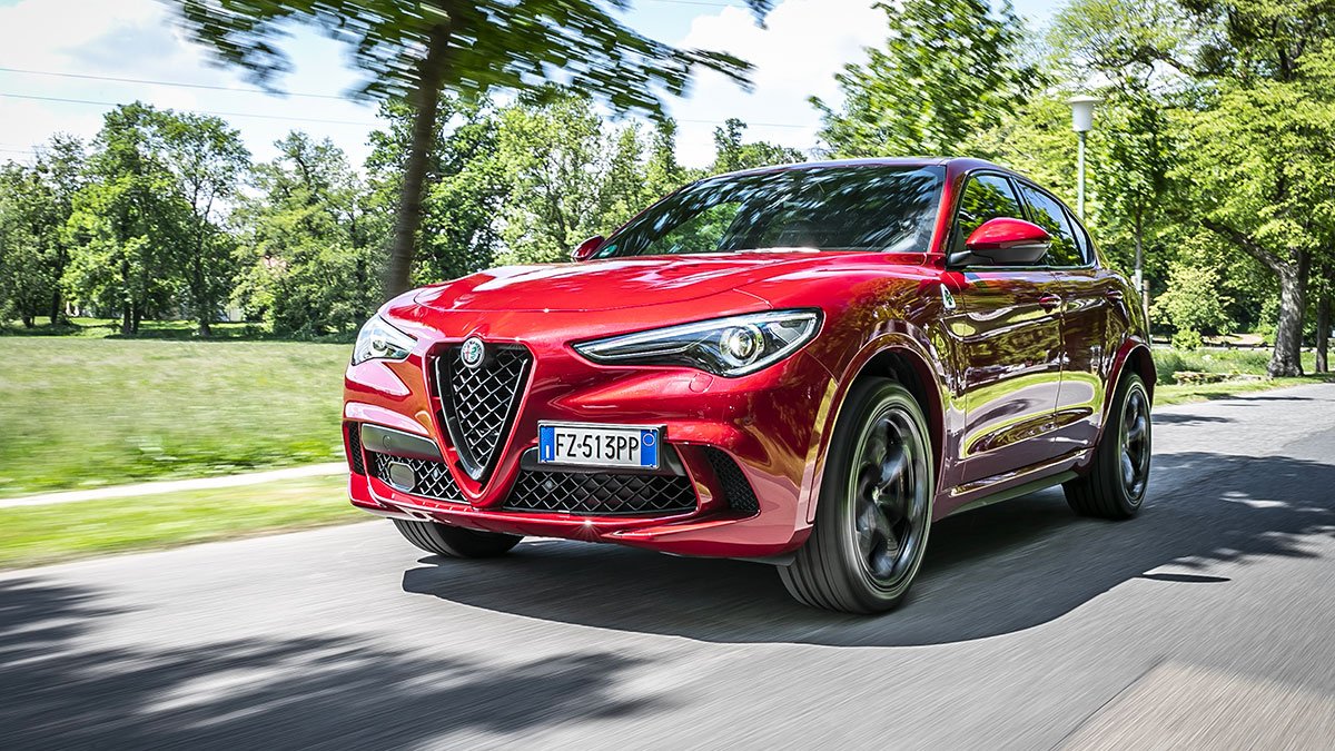 Alfa Romeo Stelvio Quadrifoglio nominato “SUV dell'anno” 6