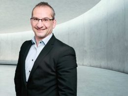 Laurent David è nominato Direttore Performance Controllo del Gruppo Renault 7