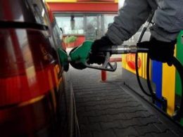 Prezzo benzina e diesel, oggi aumento in Italia 10