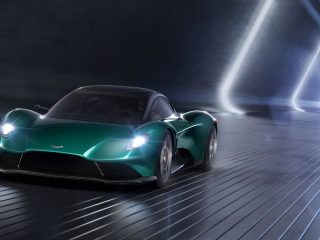 Aston Martin Vanquish: ritornerà come supercar ibrida 3