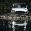 Land Rover Defender: allo studio le versioni sportive SVX ed SVR 5