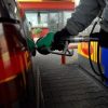 Prezzi benzina, Ciriani: “Stop taglio accise? Non abbiamo tradito elettori” 8